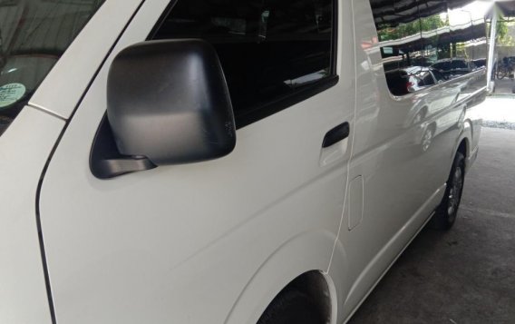 Selling Toyota Hiace 2018 Manual Gasoline in Quezon City-2