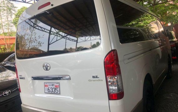 Selling Pearl White Toyota Hiace 2017 in Quezon City-5