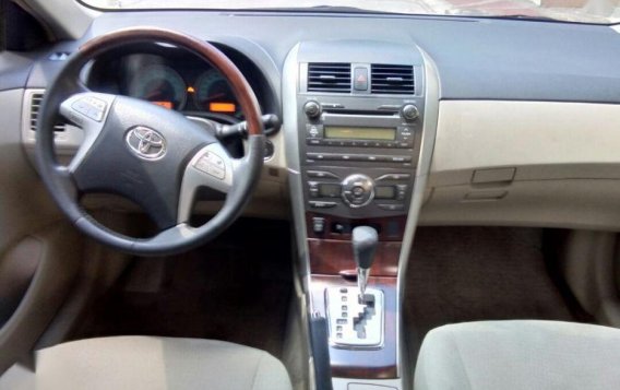 Pearl White Toyota Altis 2013 Automatic Gasoline for sale in Quezon City-9