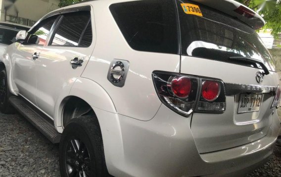 Selling White Toyota Fortuner 2016 Manual Diesel at 12000 km in Quezon City-2