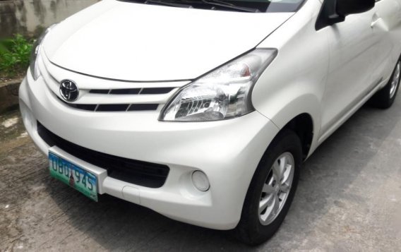 Selling 2nd Hand Toyota Avanza 2013 in Manila-11