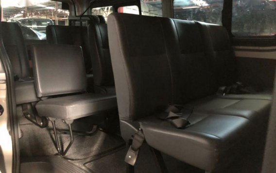 Toyota Hiace 2019 Manual Diesel for sale in Quezon City-3