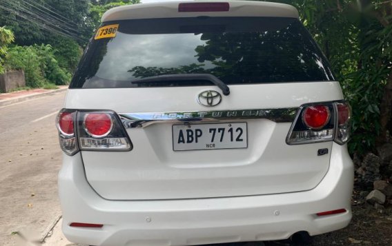 White Toyota Fortuner 2016 for sale in Quezon City-2