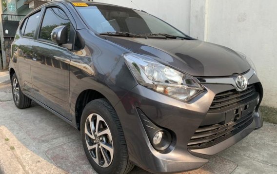 Selling Gray Toyota Wigo 2019 Hatchback in Quezon City