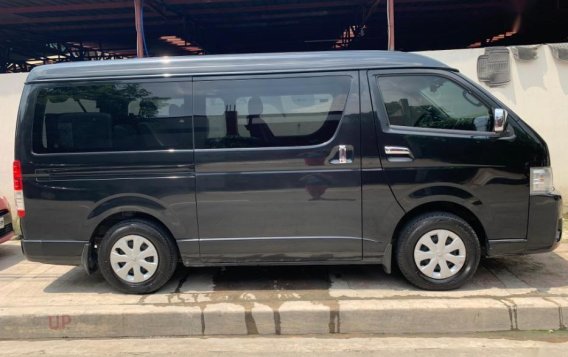 Selling Black Toyota Hiace 2018 in Quezon City-2