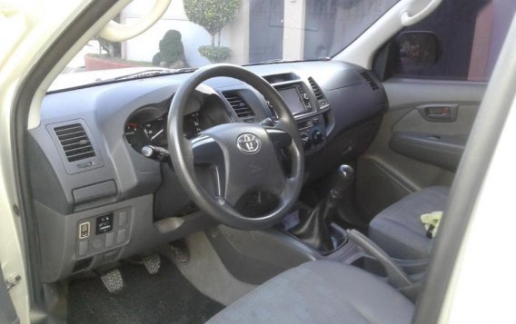 2nd Hand Toyota Hilux 2013 for sale in Las Piñas-2