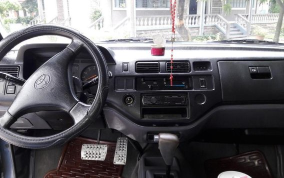 Selling Toyota Revo 1999 Automatic Gasoline in San Fernando-8