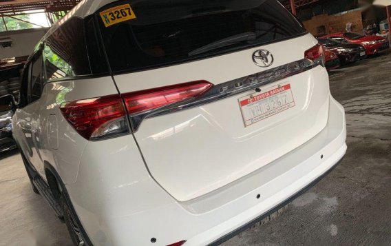 White Toyota Fortuner 2017 for sale in Quezon City-4