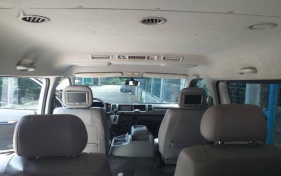 Selling 2nd Hand Toyota Hiace 2010 in Quezon City-8