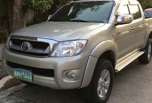Selling 2nd Hand Toyota Hilux 2011 at 70000 in Quezon City-1