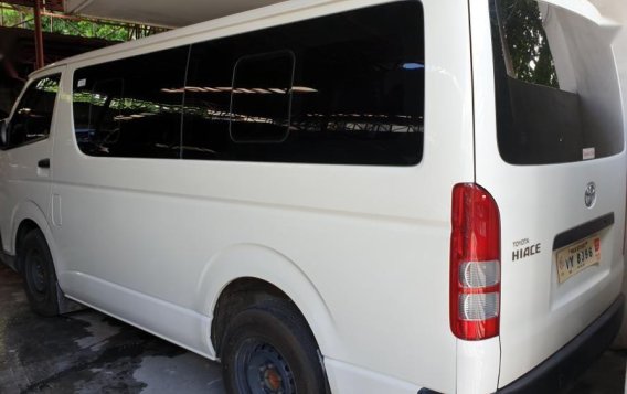 Sell 2nd Hand 2017 Toyota Hiace Manual Diesel at 20000 km in Quezon City-5