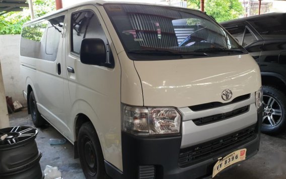 Sell 2nd Hand 2017 Toyota Hiace Manual Diesel at 20000 km in Quezon City