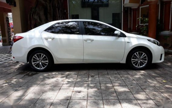 Pearl White Toyota Corolla Altis 2016 Automatic Gasoline for sale in San Juan-1