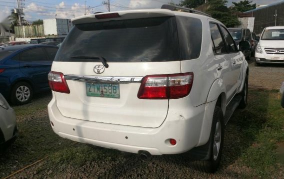 2nd Hand Toyota Fortuner 2009 at 72000 km for sale in Cainta-4