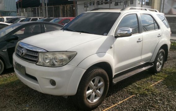 2nd Hand Toyota Fortuner 2009 at 72000 km for sale in Cainta-1