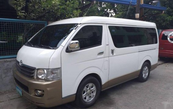 Selling 2nd Hand Toyota Hiace 2010 in Quezon City-1