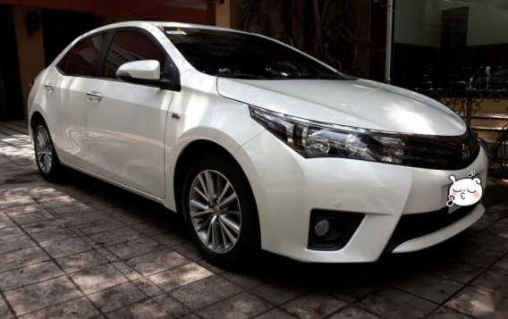 Pearl White Toyota Corolla Altis 2016 Automatic Gasoline for sale in San Juan-8