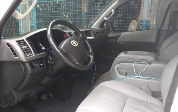 Selling 2nd Hand Toyota Hiace 2010 in Quezon City-7