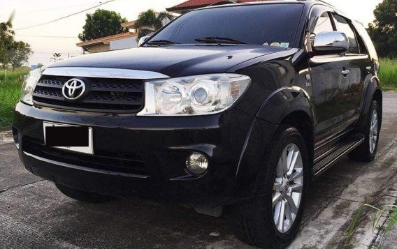 Selling Toyota Fortuner 2011 at 80000 km in Angeles