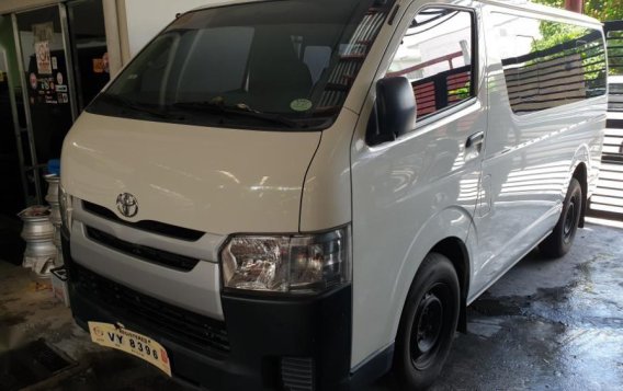 Sell 2nd Hand 2017 Toyota Hiace Manual Diesel at 20000 km in Quezon City-1