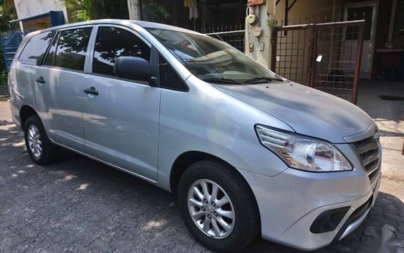 Silver Toyota Innova 2015 at 28000 km for sale in Cainta-2