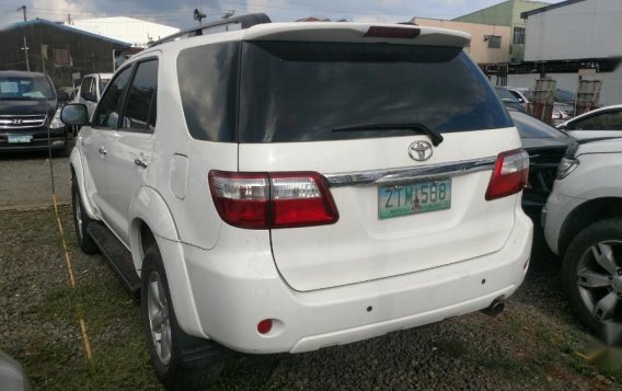 2nd Hand Toyota Fortuner 2009 at 72000 km for sale in Cainta-3