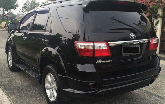 Sell 2nd Hand 2011 Toyota Fortuner Automatic Diesel at 80000 km in Angeles-1