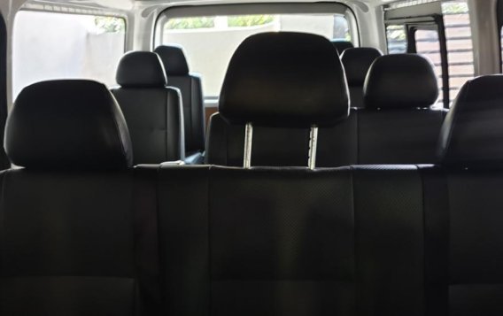 Sell 2nd Hand 2017 Toyota Hiace Manual Diesel at 20000 km in Quezon City-2