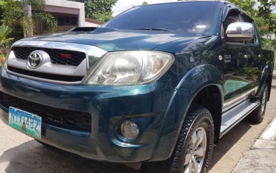 Sell 2nd Hand 2010 Toyota Hilux Automatic Diesel at 87000 km in Quezon City