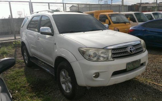 2nd Hand Toyota Fortuner 2009 at 72000 km for sale in Cainta-2