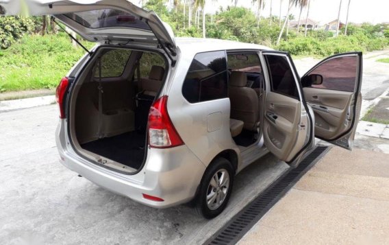 Selling Toyota Avanza 2012 Automatic Gasoline in Quezon City-10