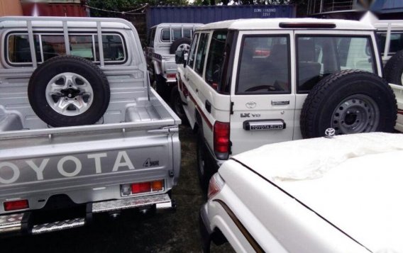 Selling Toyota Land Cruiser 2019 Automatic Diesel in Quezon City-7