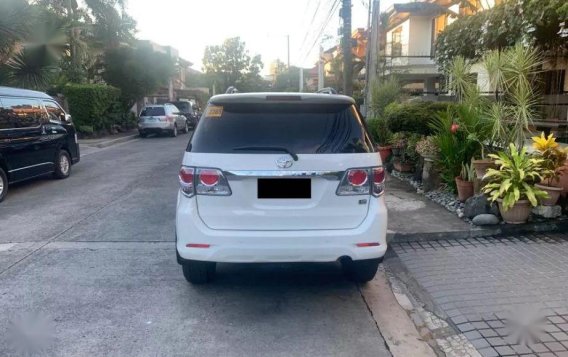 White Toyota Fortuner 2014 at 70000 km for sale in Cebu City-1