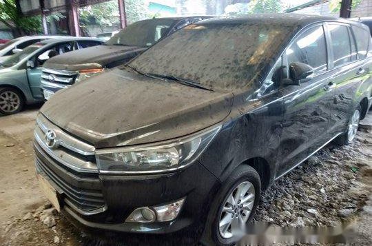 Selling Black Toyota Innova 2016 at 42000 km in Makati-2