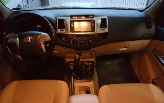 Sell 2nd Hand 2014 Toyota Hilux Manual Diesel at 60000 km in Makati-9