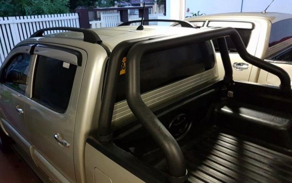 Sell 2nd Hand 2014 Toyota Hilux Manual Diesel at 60000 km in Makati-3