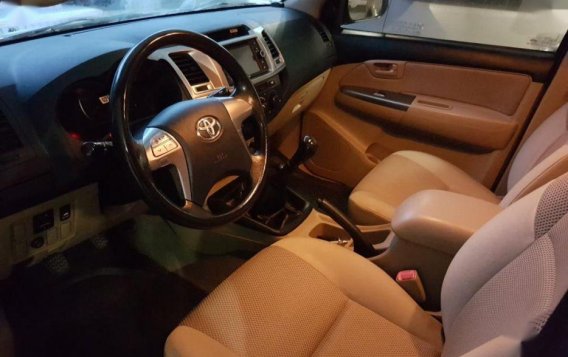 Sell 2nd Hand 2014 Toyota Hilux Manual Diesel at 60000 km in Makati-6
