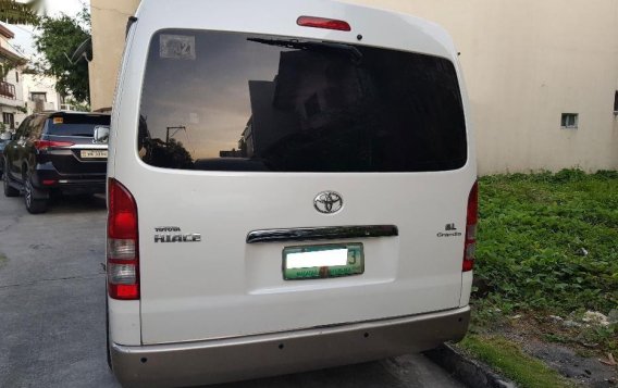 2nd Hand Toyota Hiace 2013 at 120000 km for sale-1