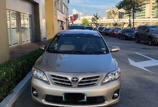 Selling 2nd Hand Toyota Corolla Altis 2012 Automatic Gasoline at 100000 km in Pasay-3