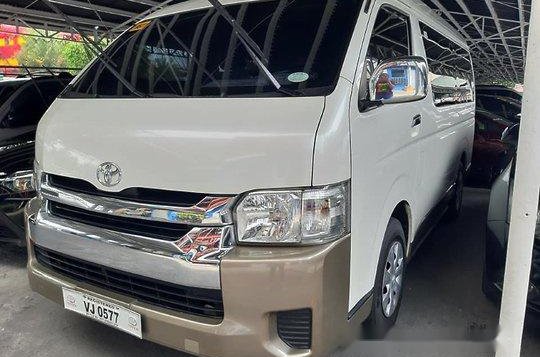 Sell White 2017 Toyota Hiace at 18000 km -2