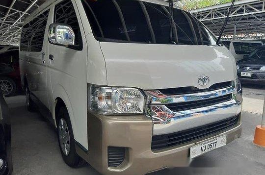 Sell White 2017 Toyota Hiace at 18000 km 