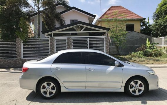 Selling 2nd Hand Toyota Corolla Altis 2012 at 73000 km -1