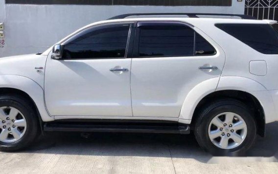 Selling White Toyota Fortuner 2011 Automatic Diesel -2