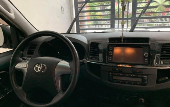 Selling Pearlwhite Toyota Fortuner 2015 in Manila-2