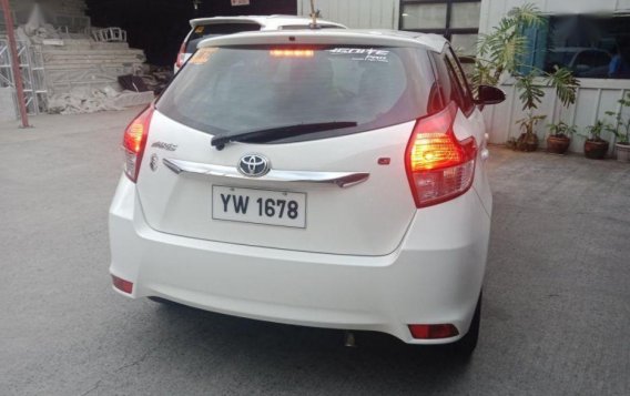 Selling White Toyota Yaris 2016 Hatchback Automatic Gasoline in Manila-5
