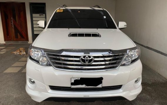 Selling Pearlwhite Toyota Fortuner 2015 in Manila-1
