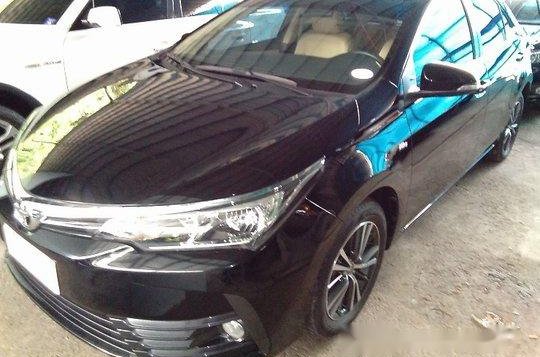 Sell Black 2018 Toyota Corolla Altis in Mandaluyong-1