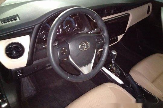 Sell Black 2018 Toyota Corolla Altis in Mandaluyong-5