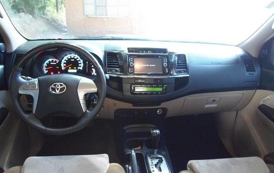 Selling White Toyota Fortuner 2014 Automatic Gasoline in Manila-3