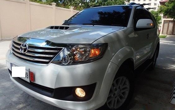 Selling White Toyota Fortuner 2014 Automatic Gasoline in Manila